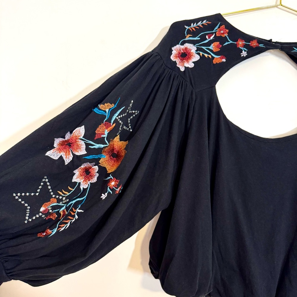 SOLDFree People Floral Embroidered Black Bubble Hem Lita Blouse Open Neck Medium - Picture 6 of 13